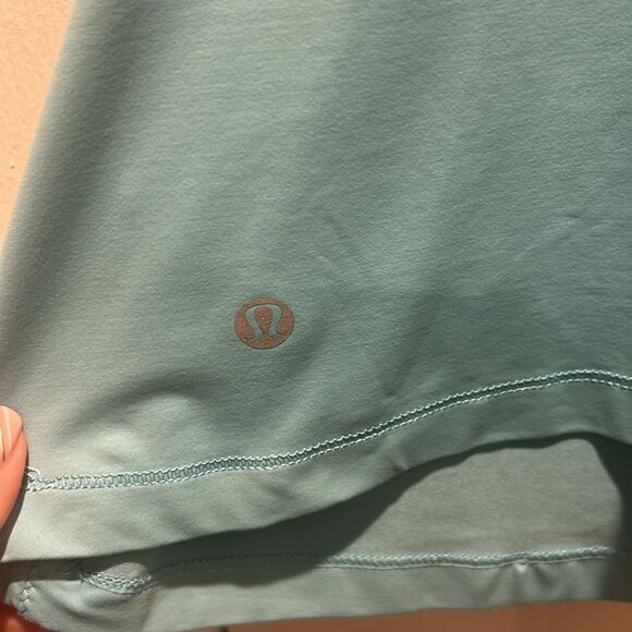 Lululemon Blue Workout Top w Built in Bra, Size 8 - Picture 4 of 10